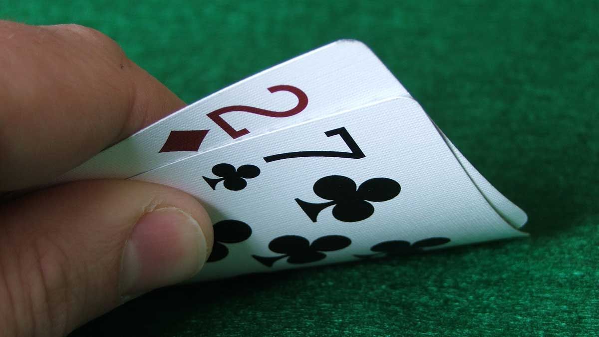 2-7 Worst starting hand in Texas Holdem Poker