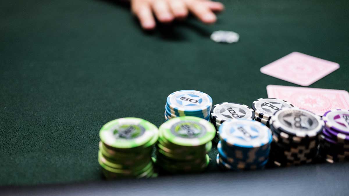 Bet sizing in cash games vs tournaments