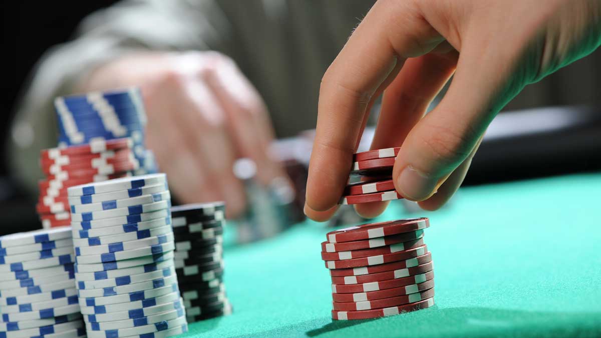 Increasing blinds in poker tournaments