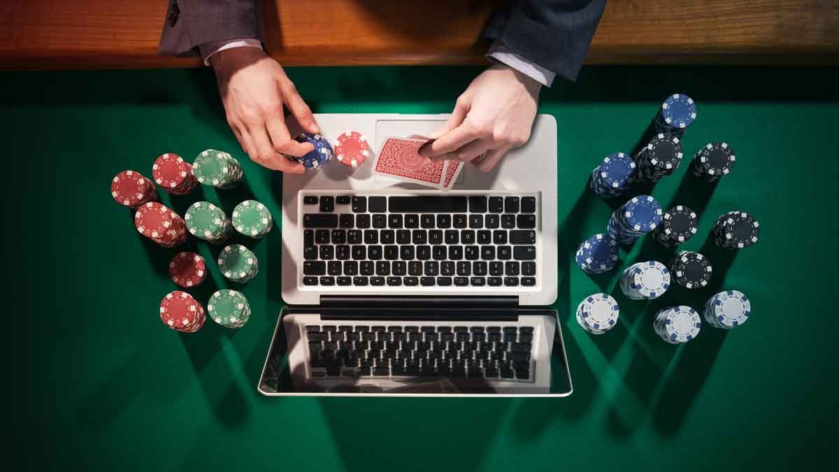 Online Poker as a social game