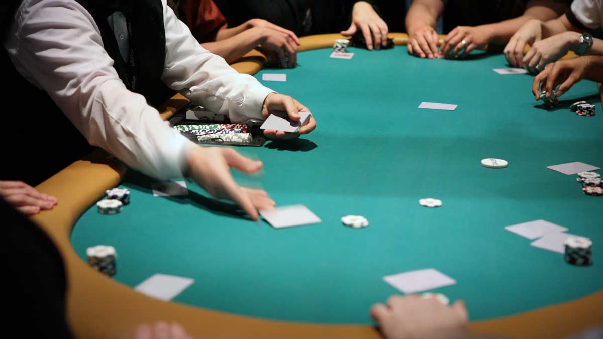 Strategies for Poker Cash Games vs Tournaments