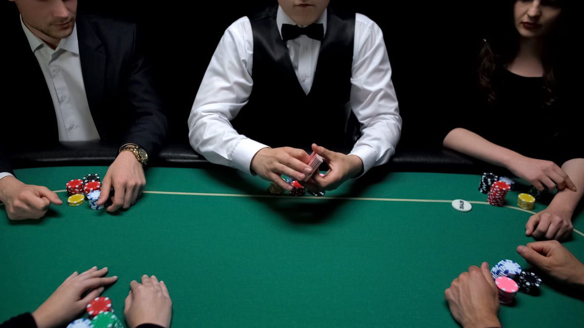 A Guide on How to Deal Blackjack