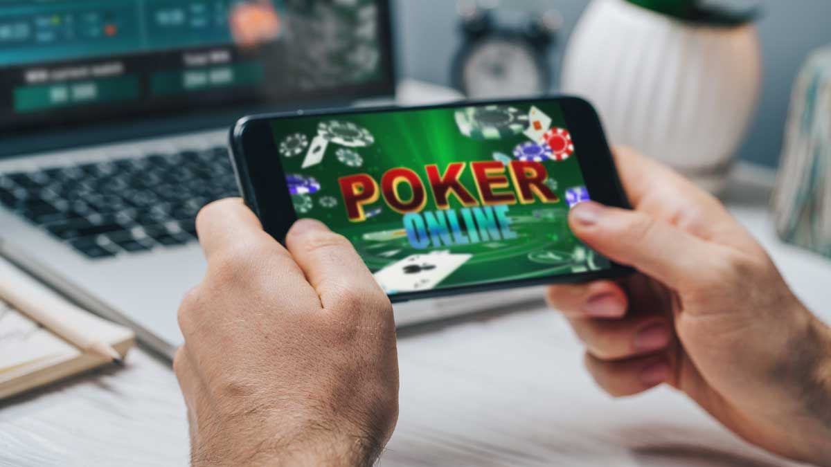 Playing poker online with a mobile phone