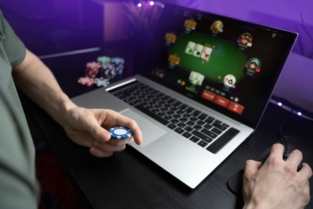 Multi accounting in online poker