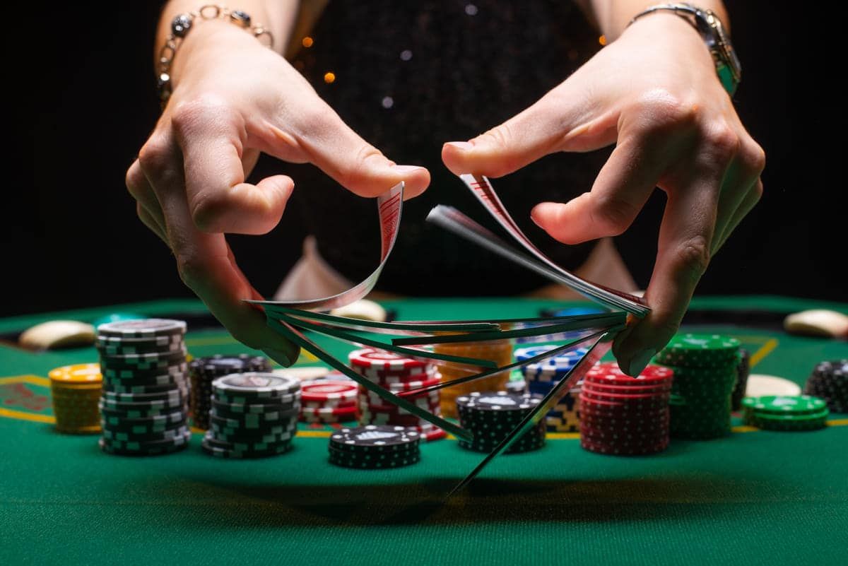 How to Deal Texas Hold'em